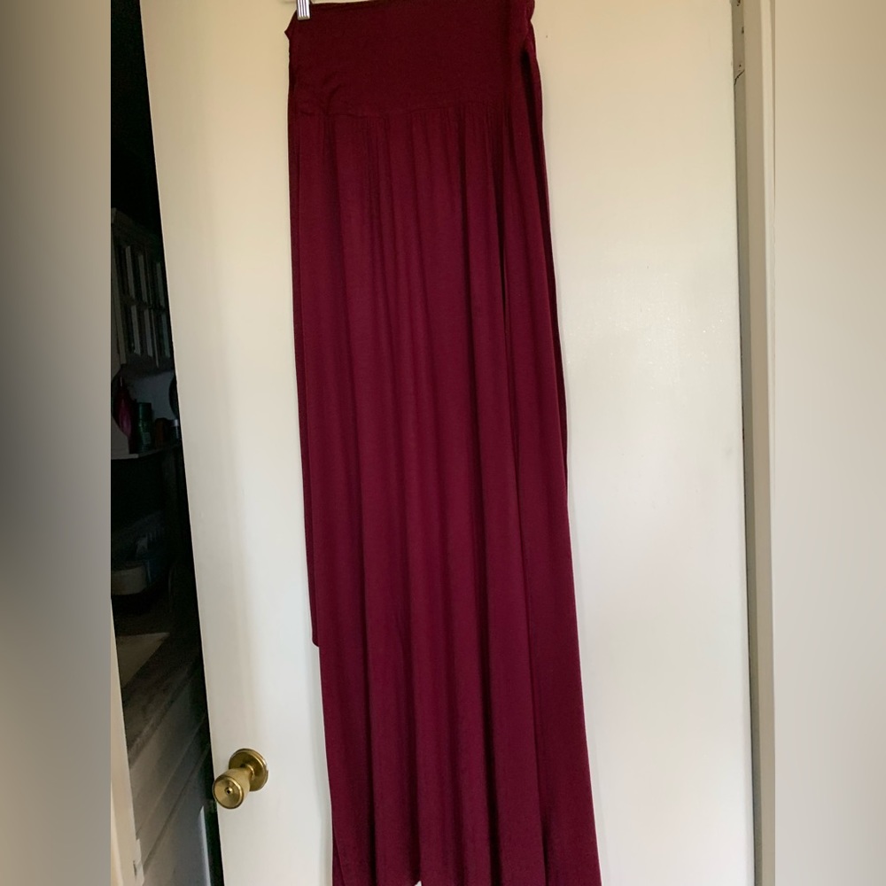 Fashiononics ladies burgundy long skirt size M